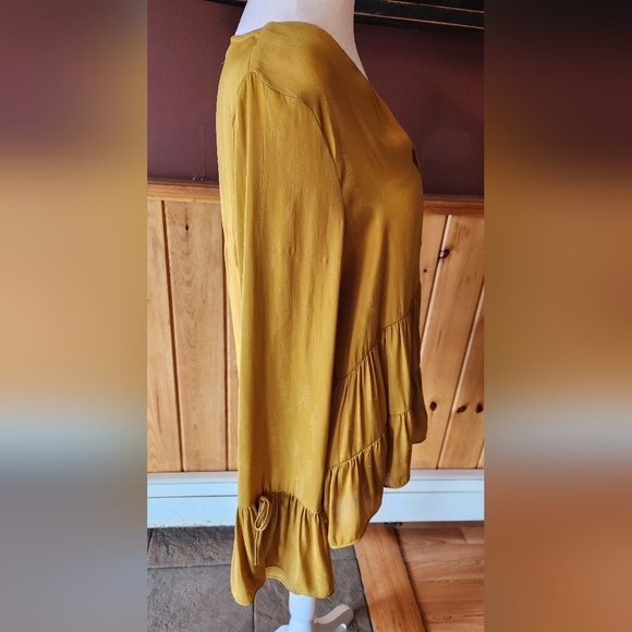 MUSTARD SEED blouse Size Medium Yellow Flowy Button Blouse - Picture 5 of 11